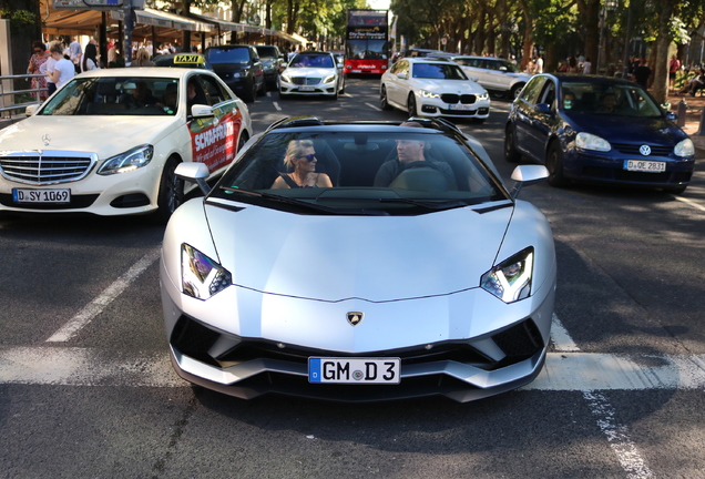 Lamborghini Aventador S LP740-4 Roadster