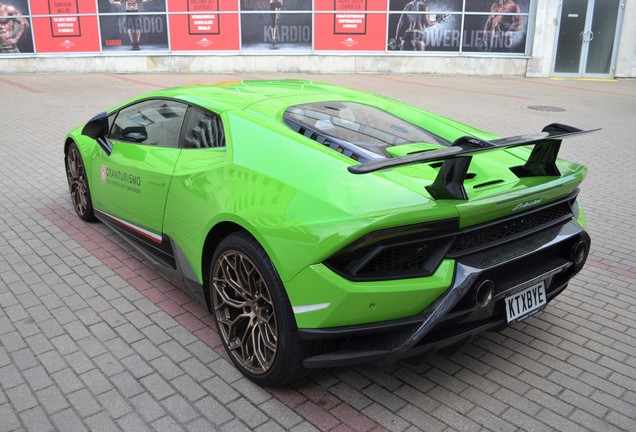 Lamborghini Huracán LP640-4 Performante