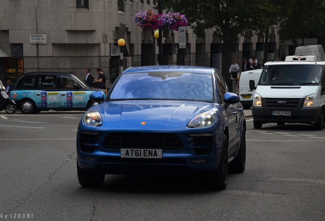 Porsche 95B Macan GTS