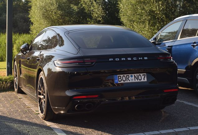 Porsche 971 Panamera Turbo