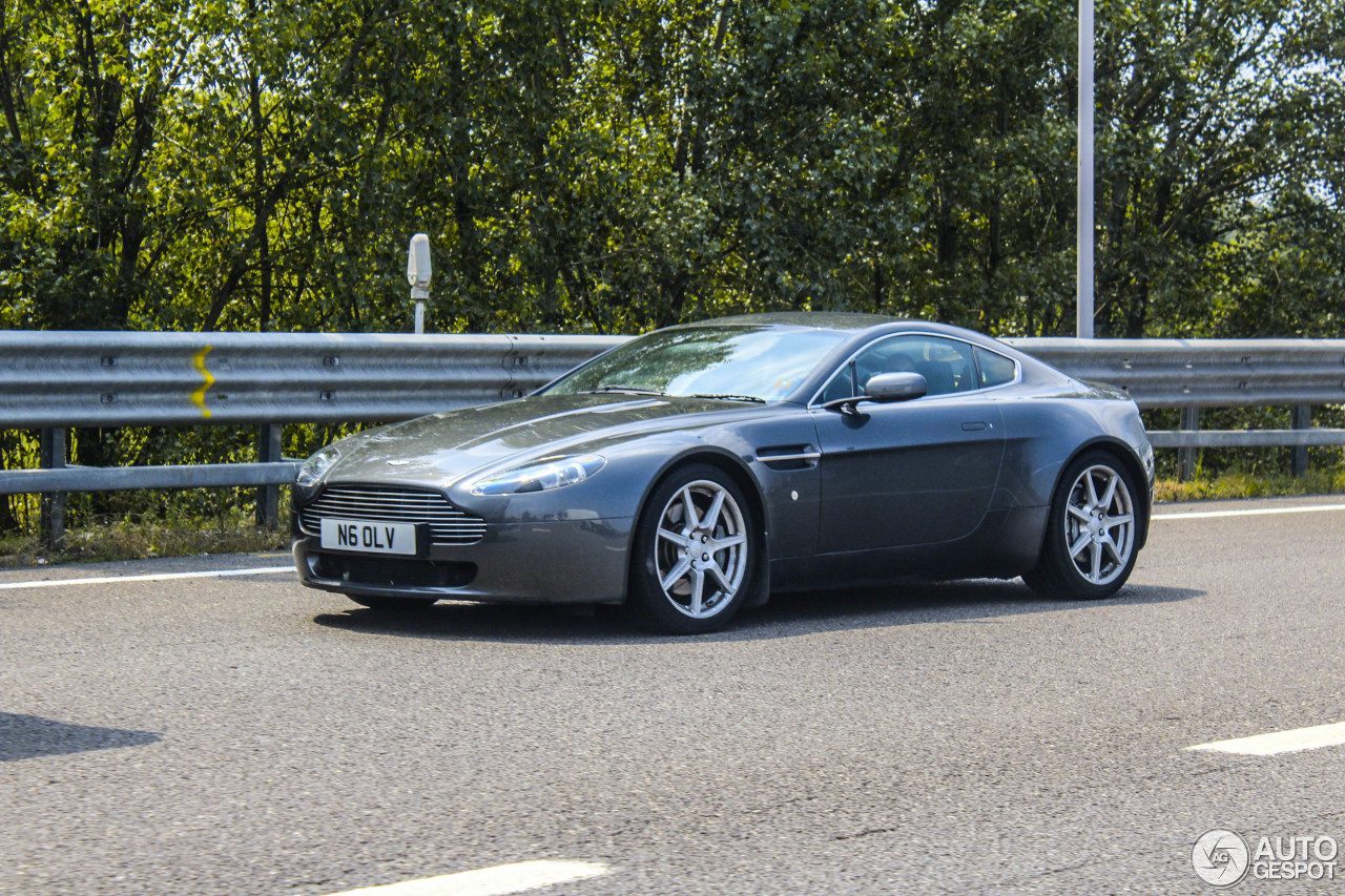 Aston Martin V8 Vantage