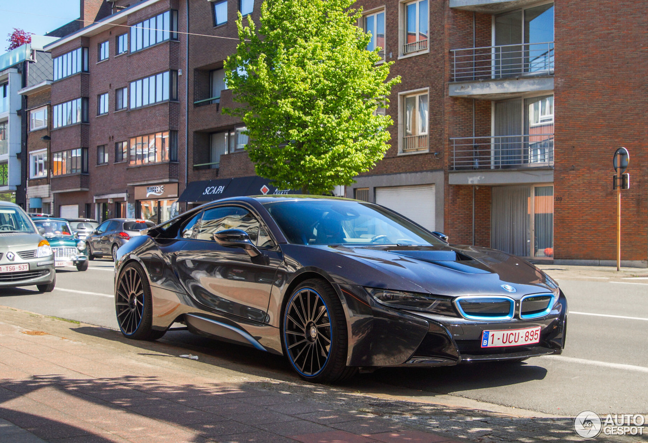 BMW i8