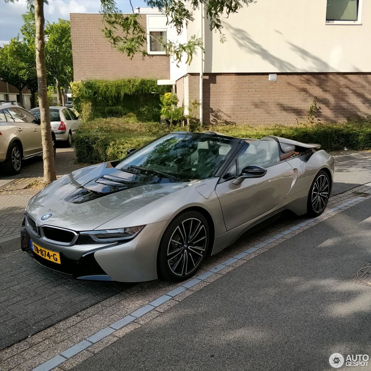 BMW i8 Roadster