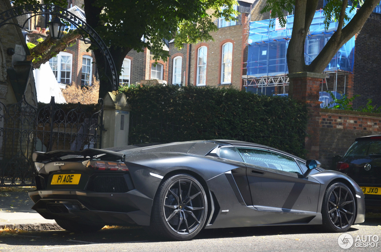 Lamborghini Aventador LP700-4 Roadster