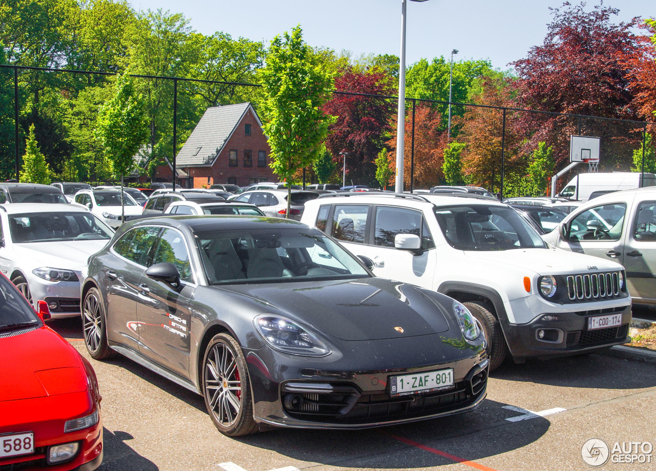 Porsche 971 Panamera Turbo Sport Turismo