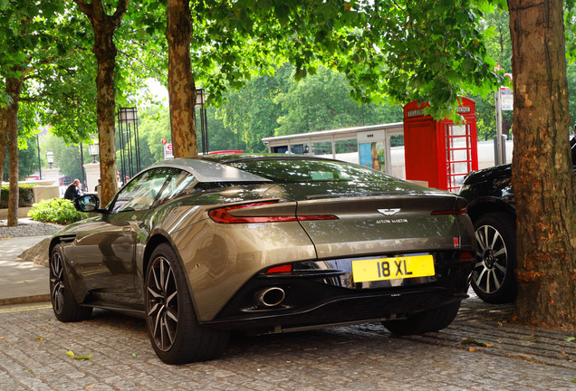 Aston Martin DB11