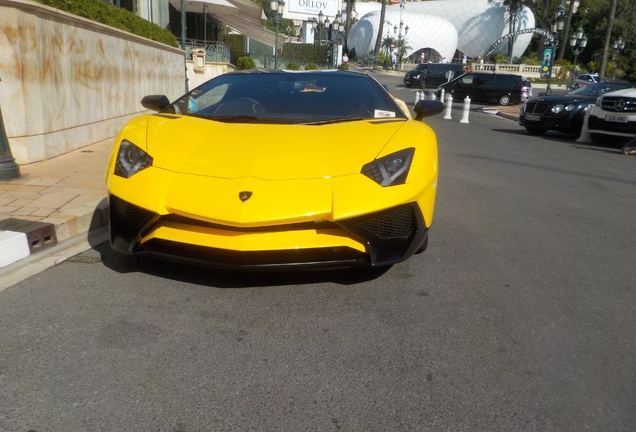 Lamborghini Aventador LP750-4 SuperVeloce Roadster