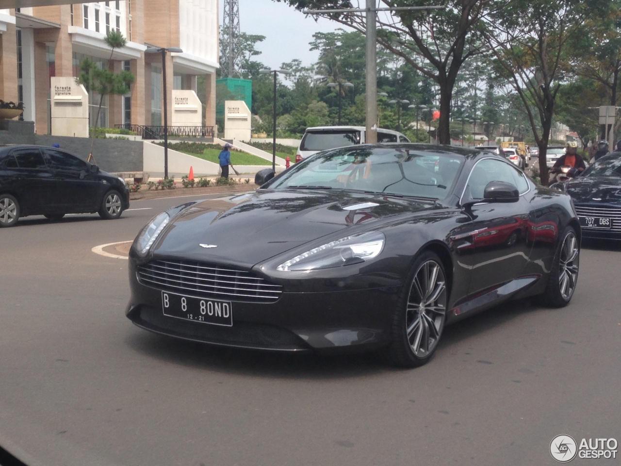 Aston Martin DB9 2013