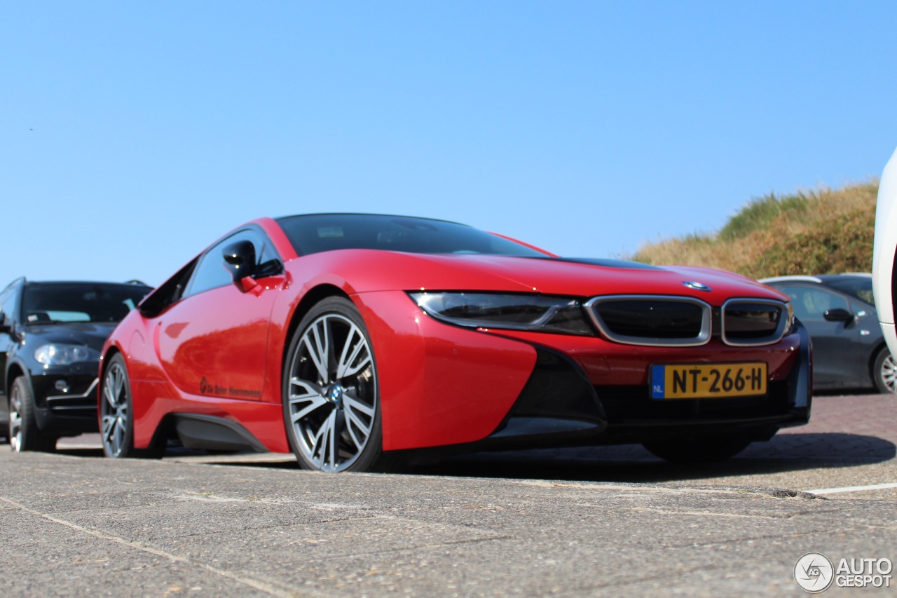 BMW i8 Protonic Red Edition