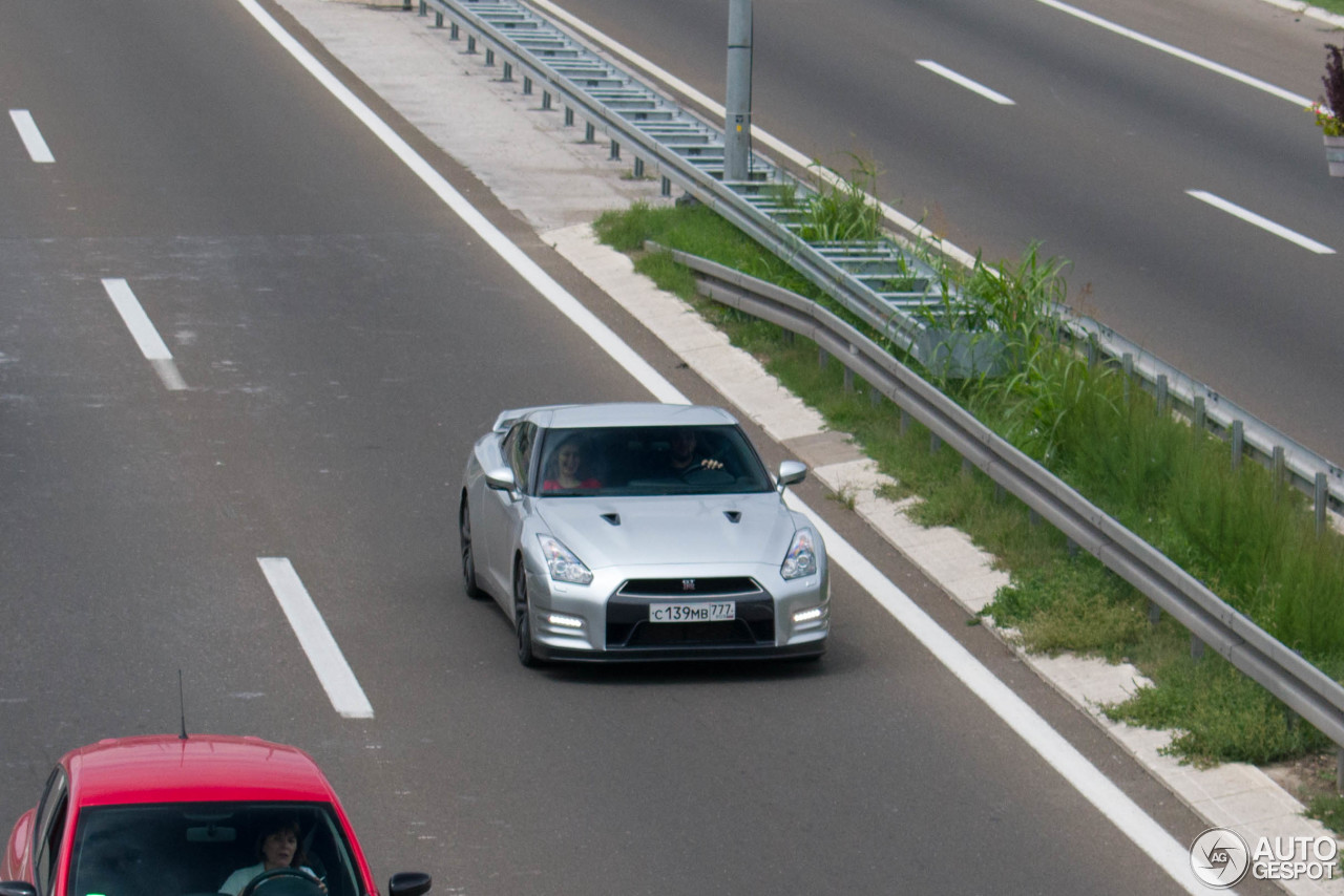 Nissan GT-R 2012