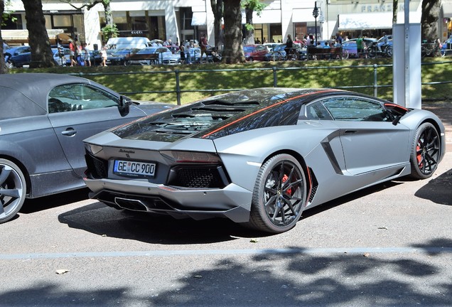 Lamborghini Aventador LP700-4 Pirelli Edition