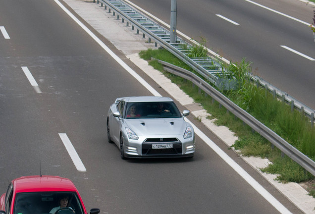 Nissan GT-R 2012