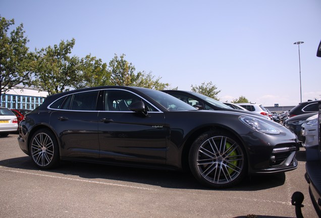 Porsche 971 Panamera Turbo S E-Hybrid Sport Turismo