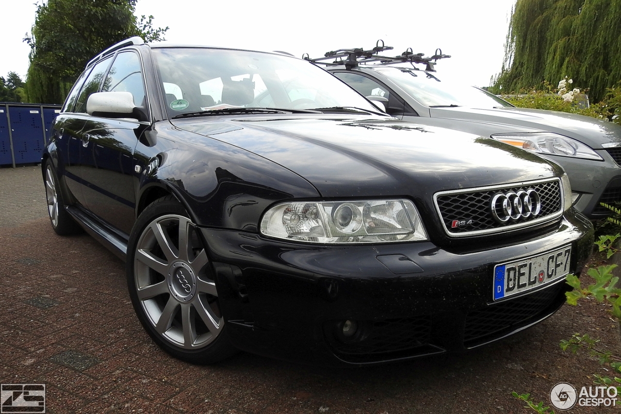 Audi RS4 Avant B5