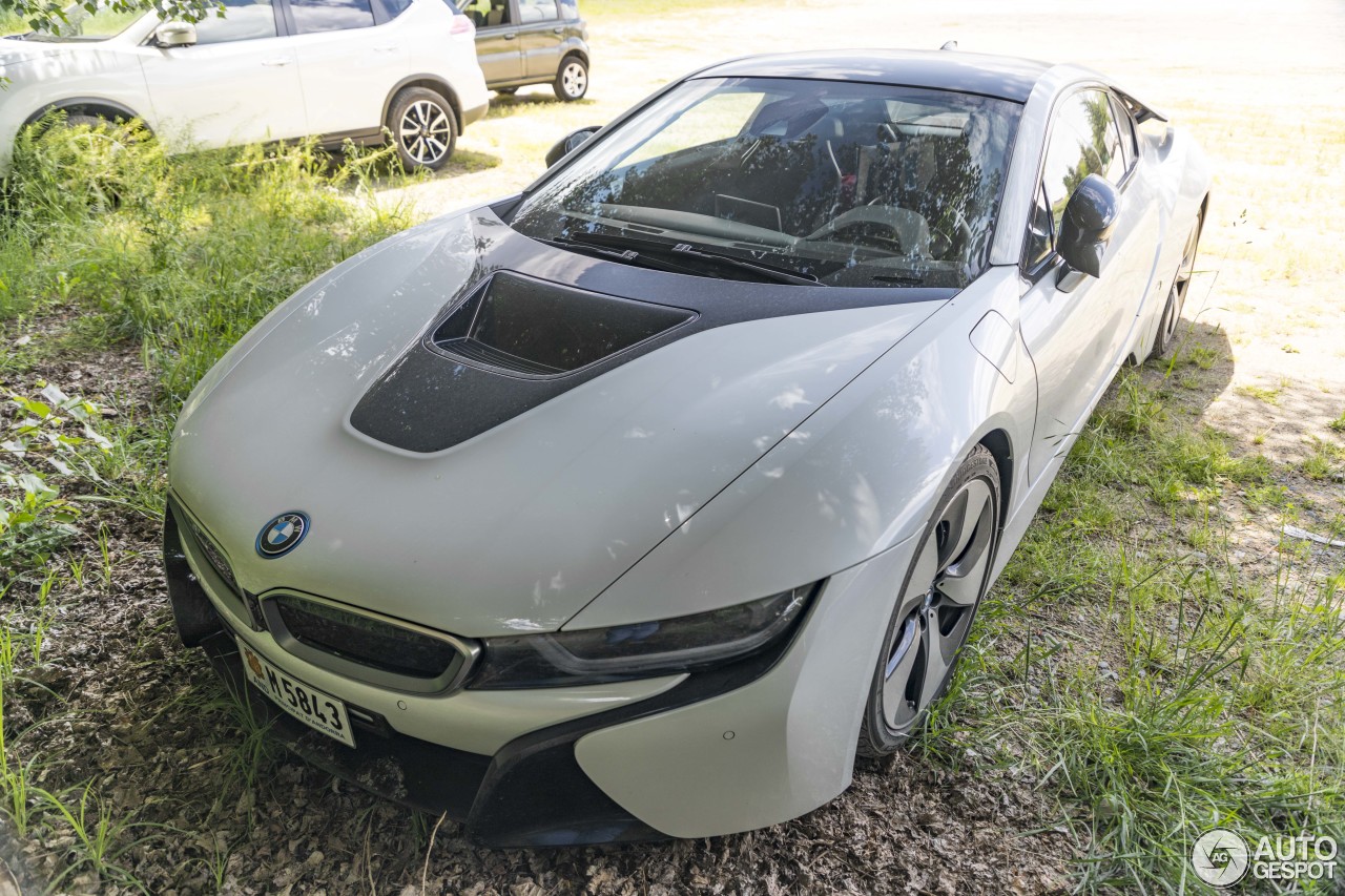 BMW i8