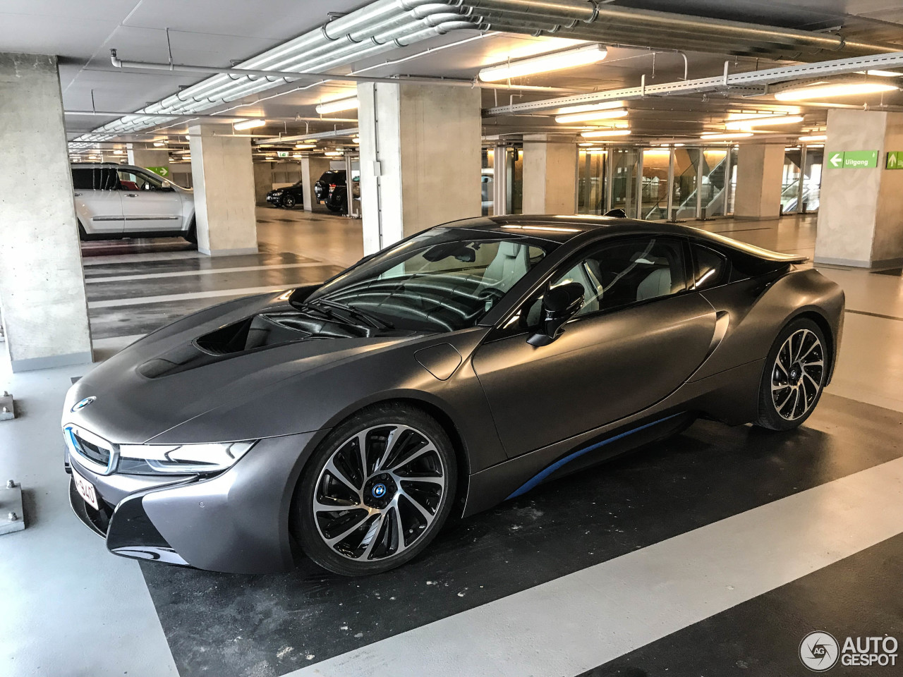 BMW i8