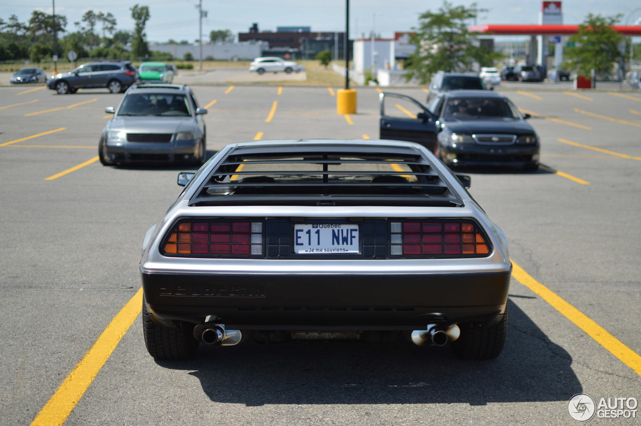 DeLorean DMC-12