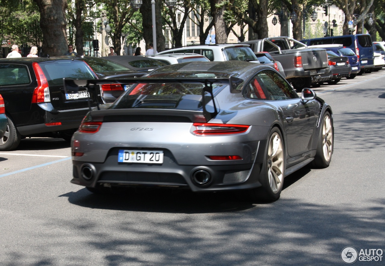 Porsche 991 GT2 RS Weissach Package