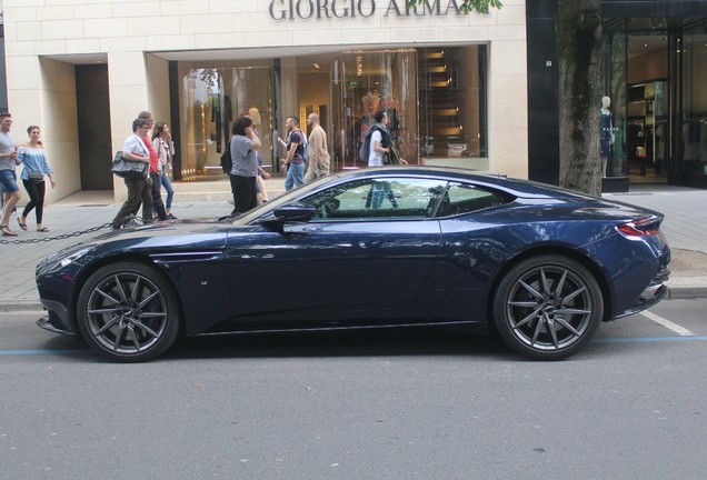 Aston Martin DB11