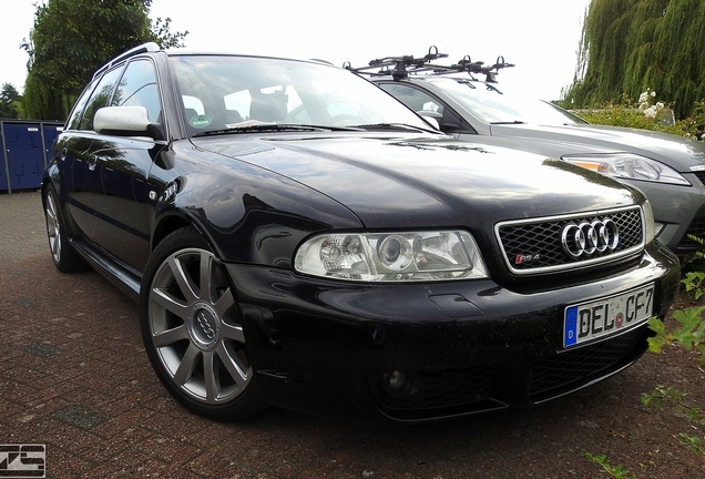 Audi RS4 Avant B5