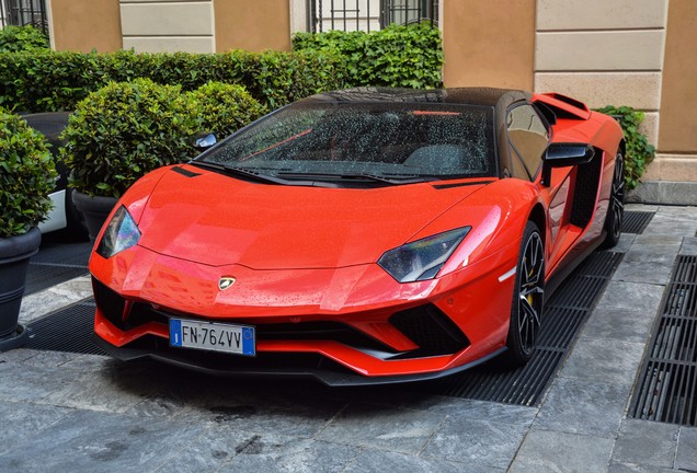 Lamborghini Aventador S LP740-4 Roadster