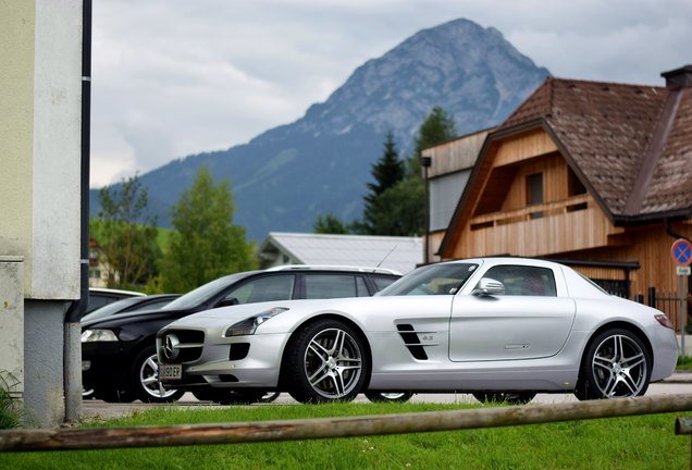 Mercedes-Benz SLS AMG