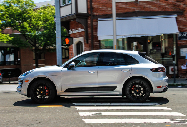 Porsche 95B Macan GTS