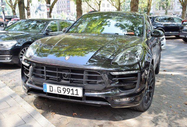 Porsche 95B Macan GTS