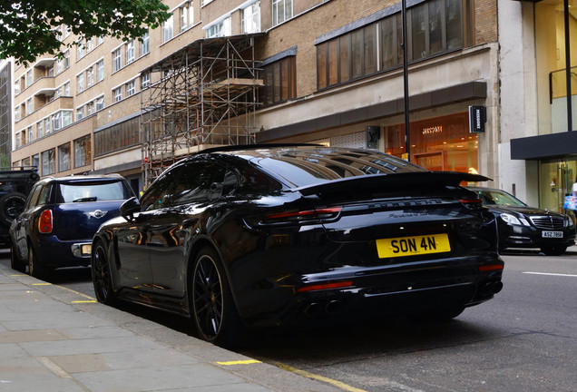 Porsche 971 Panamera Turbo Executive