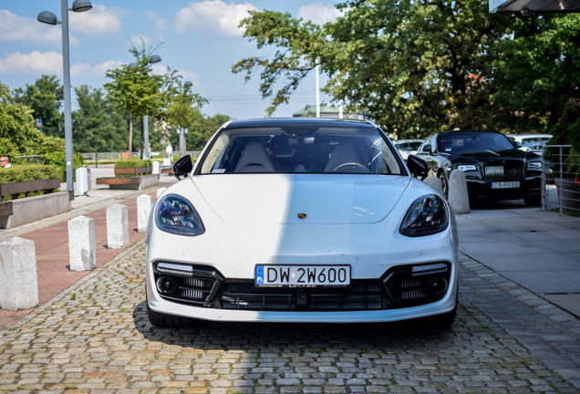 Porsche 971 Panamera Turbo S E-Hybrid Executive