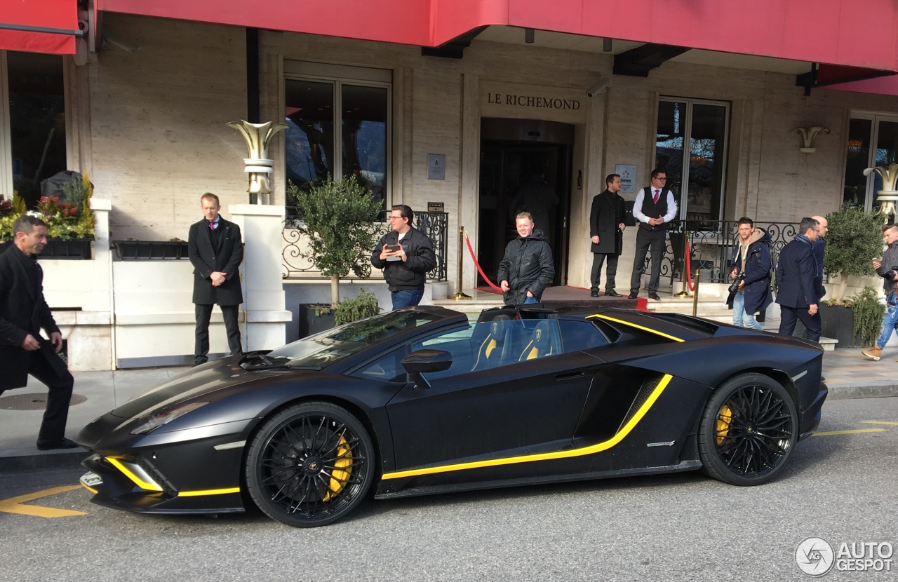 Lamborghini Aventador S LP740-4 Roadster