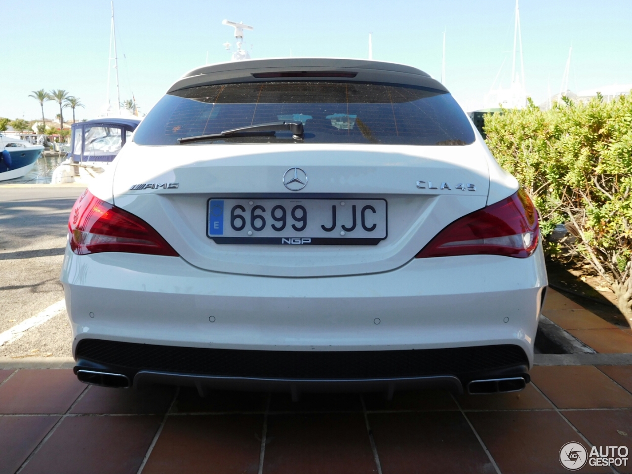 Mercedes-AMG CLA 45 Shooting Brake X117