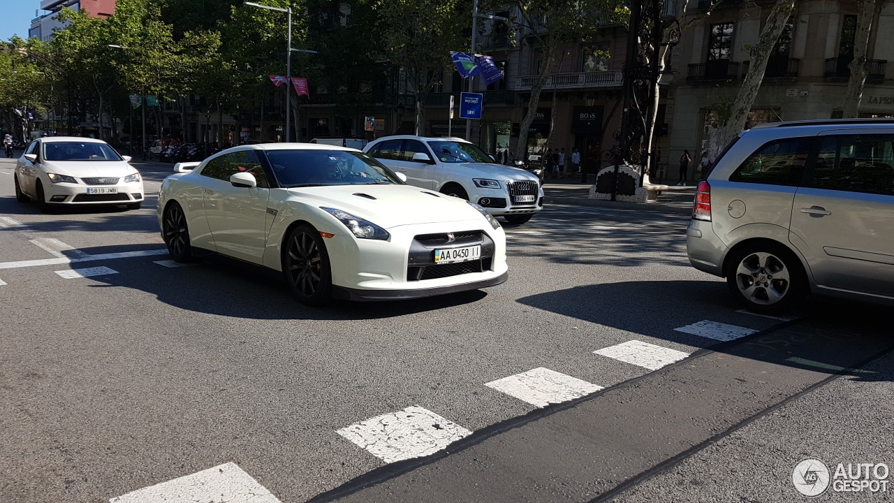 Nissan GT-R