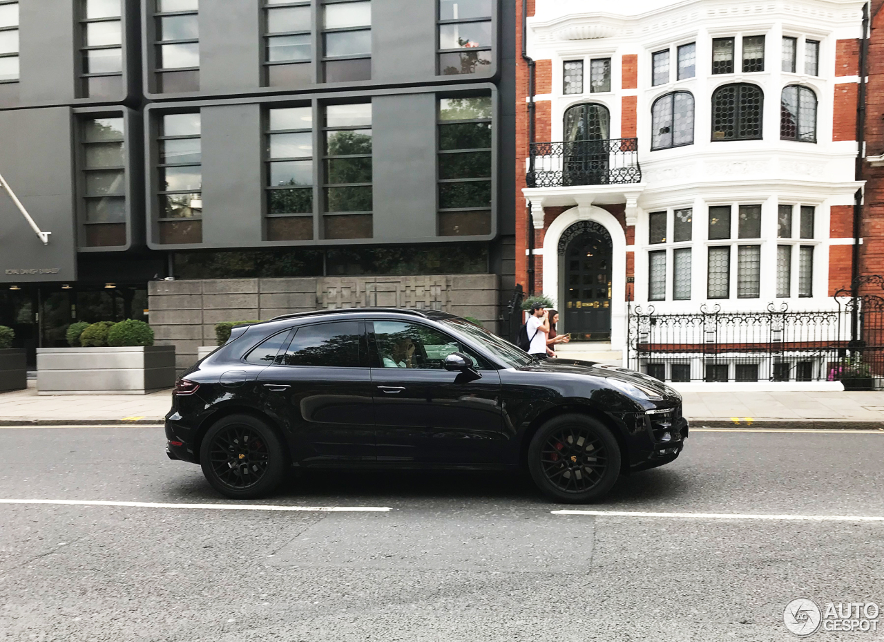 Porsche 95B Macan GTS