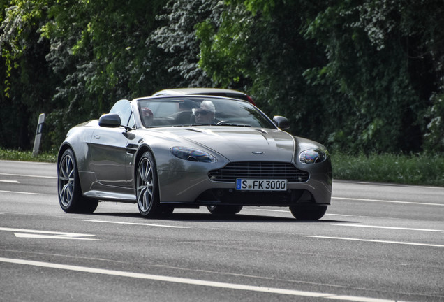 Aston Martin V8 Vantage Roadster 2012