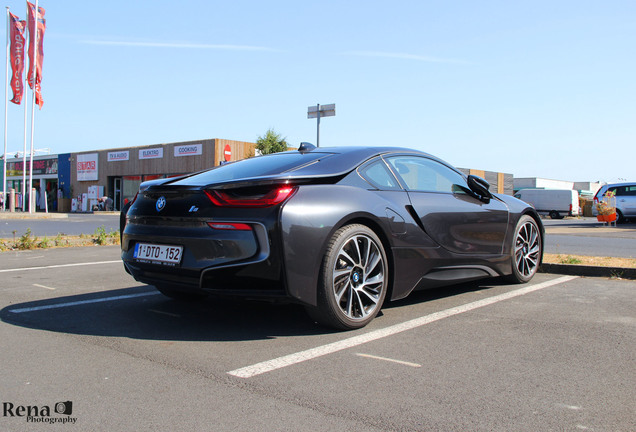 BMW i8