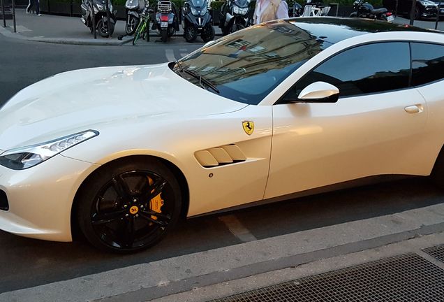 Ferrari GTC4Lusso