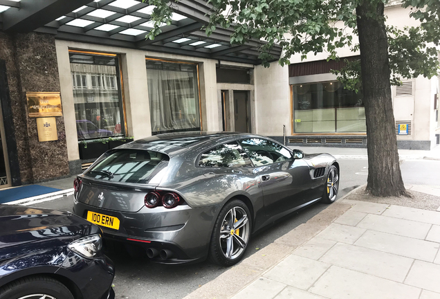 Ferrari GTC4Lusso