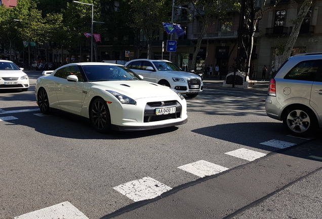 Nissan GT-R