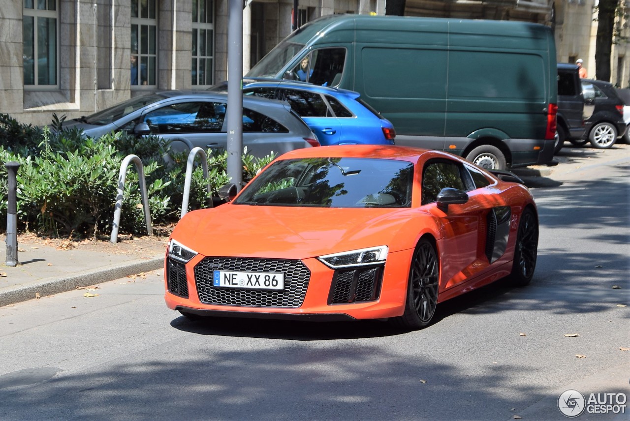 Audi R8 V10 Plus 2015