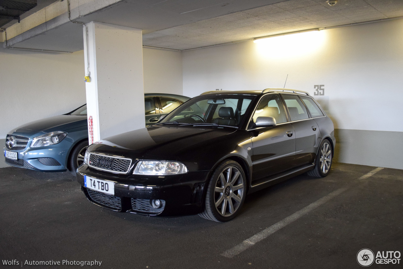 Audi RS4 Avant B5