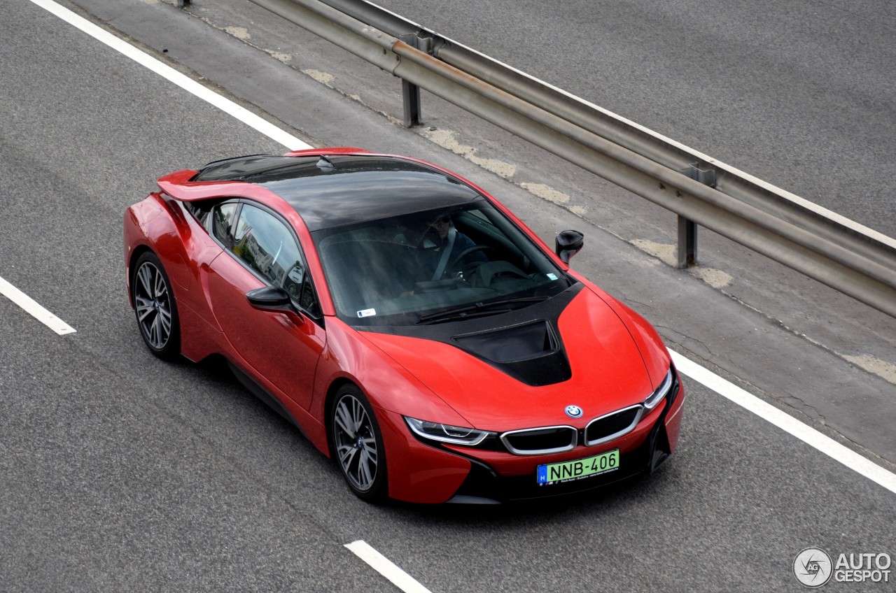 BMW i8 Protonic Red Edition