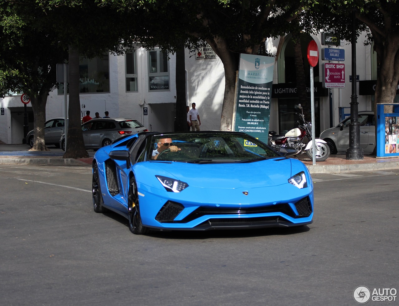 Lamborghini Aventador S LP740-4 Roadster