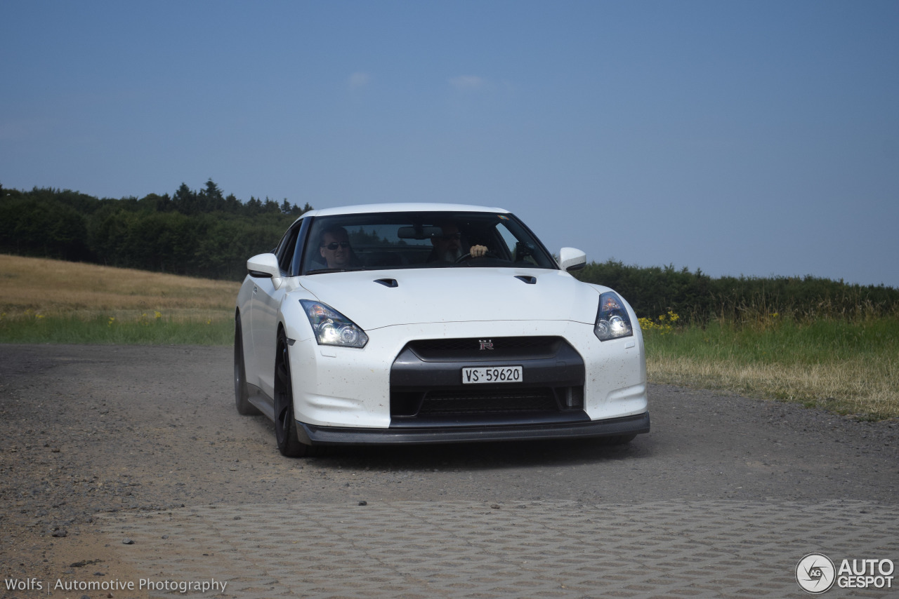 Nissan GT-R