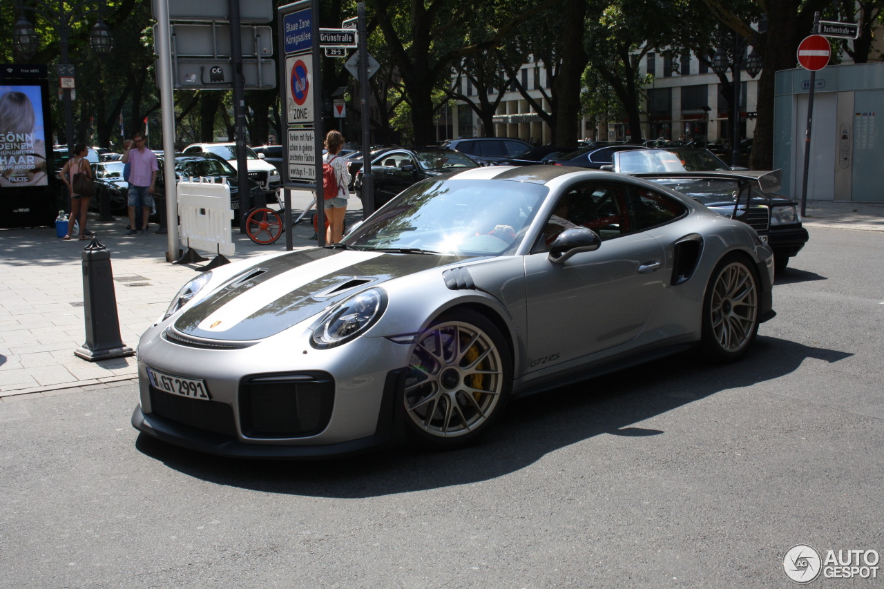 Porsche 991 GT2 RS Weissach Package