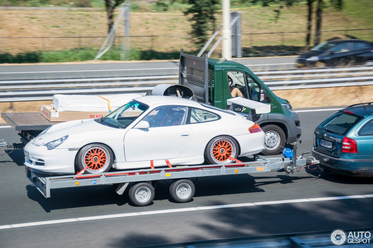 Porsche 996 GT3 CUP