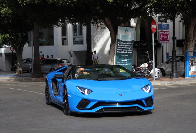 Lamborghini Aventador S LP740-4 Roadster