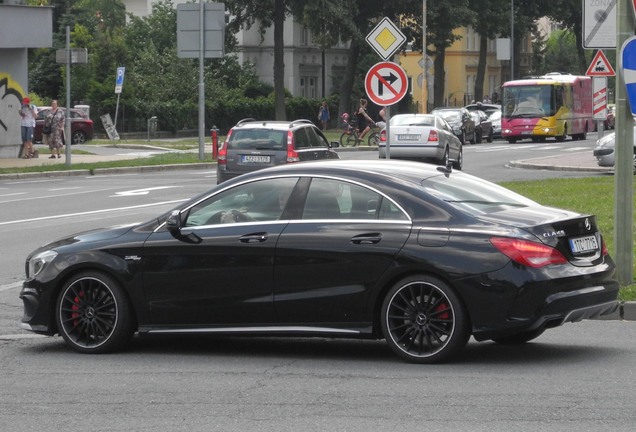 Mercedes-Benz CLA 45 AMG C117