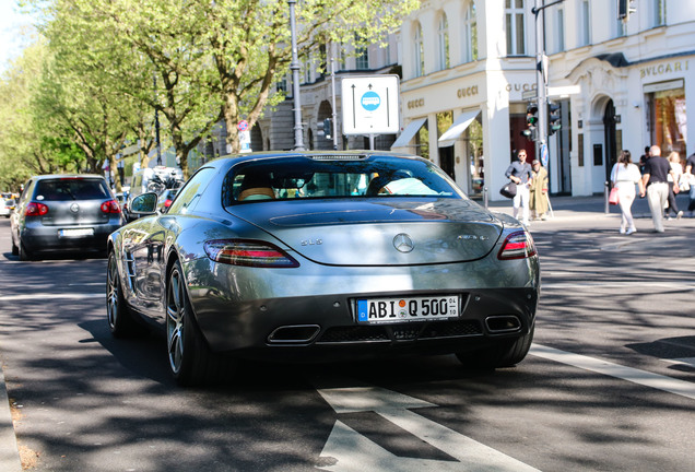 Mercedes-Benz SLS AMG