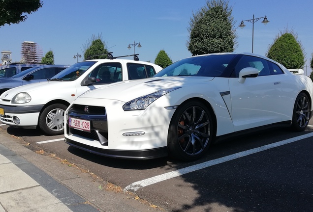 Nissan GT-R 2011